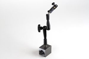 Stillanlegur segulfótur fyrir kastklukku