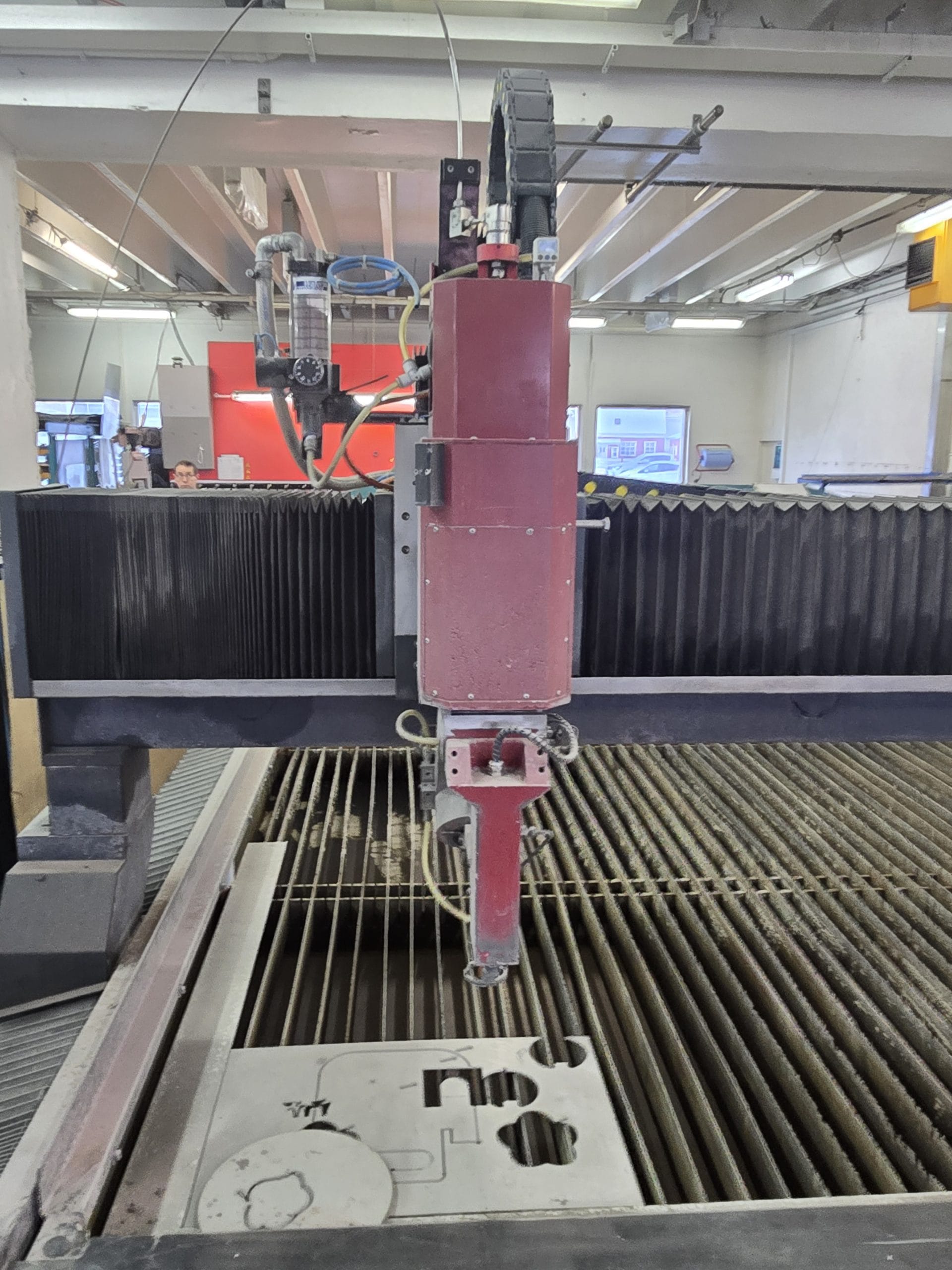 Vatnsskurðarvél notuð CLX 612 / 50 / S - 5 Ára - 4000X2000 Skurðarflötur - 50Hp dæla - Image 7